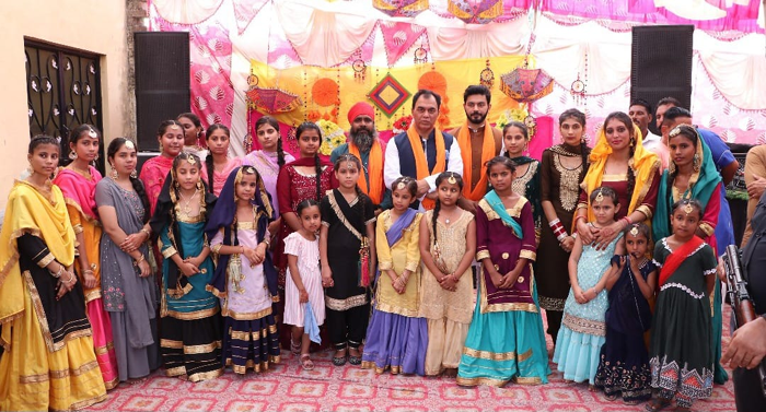 Member of Parliament Dr. Raj Kumar Chabewal, who arrived at the ceremony held at village Tajewal, gave a message to women to advance in every field of society.